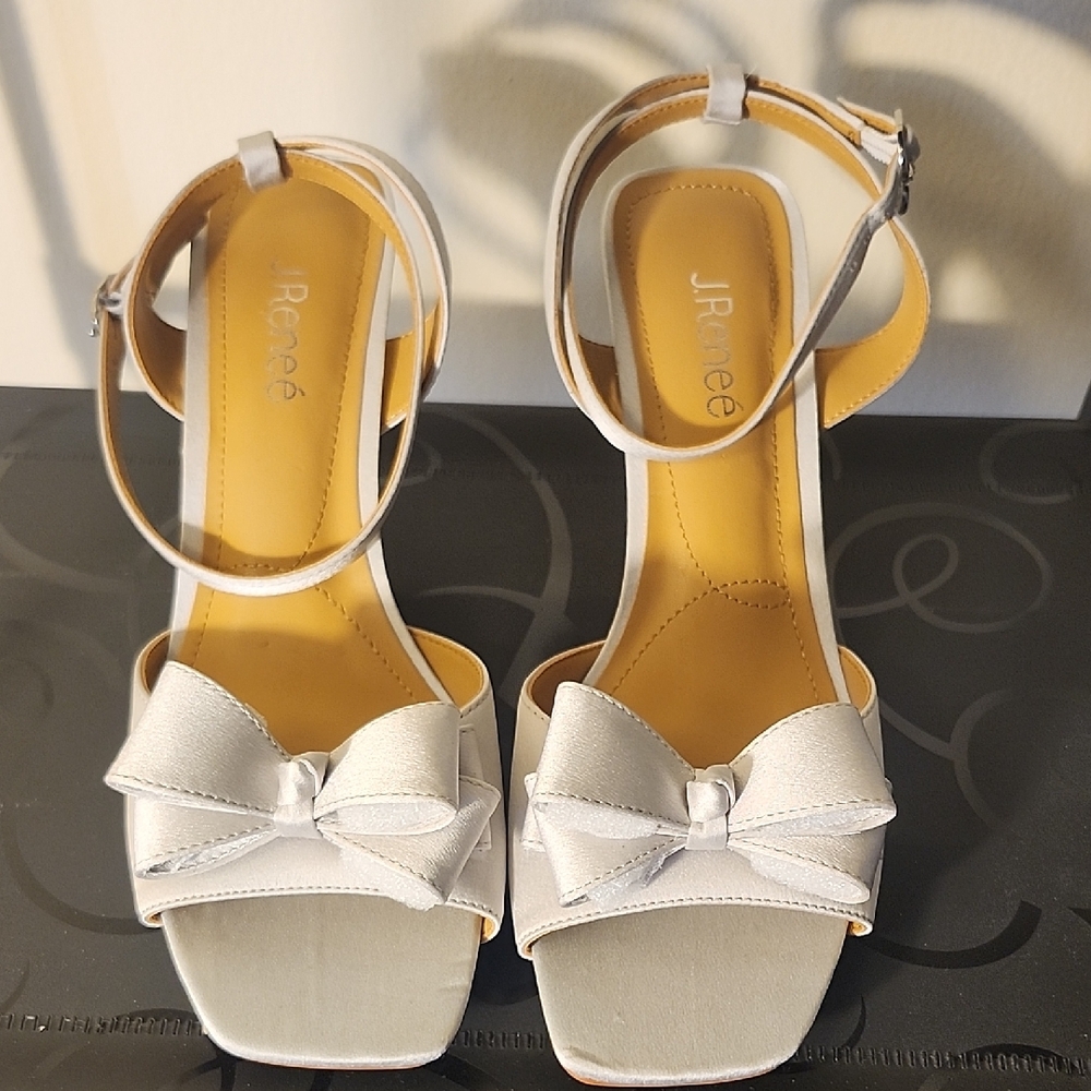 J.Renee Women's Gray Sandals